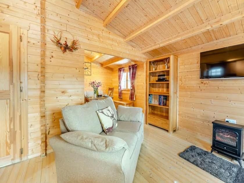 Lochinvar - Clydesdale Log Cabin With Hot Tub Airdrie Zewnętrze zdjęcie